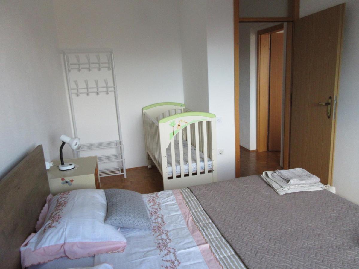 פוסטוינה Apartmaji Karbic מראה חיצוני תמונה