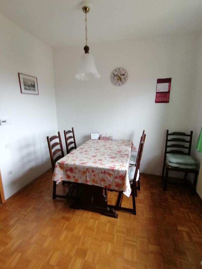 פוסטוינה Apartmaji Karbic מראה חיצוני תמונה