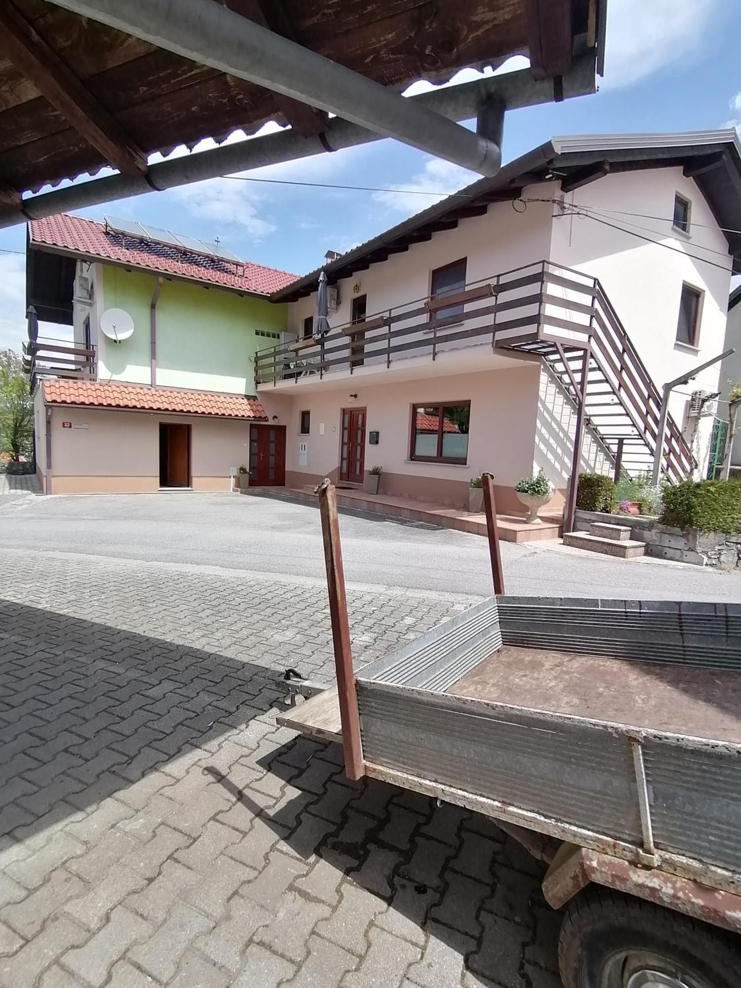 פוסטוינה Apartmaji Karbic מראה חיצוני תמונה