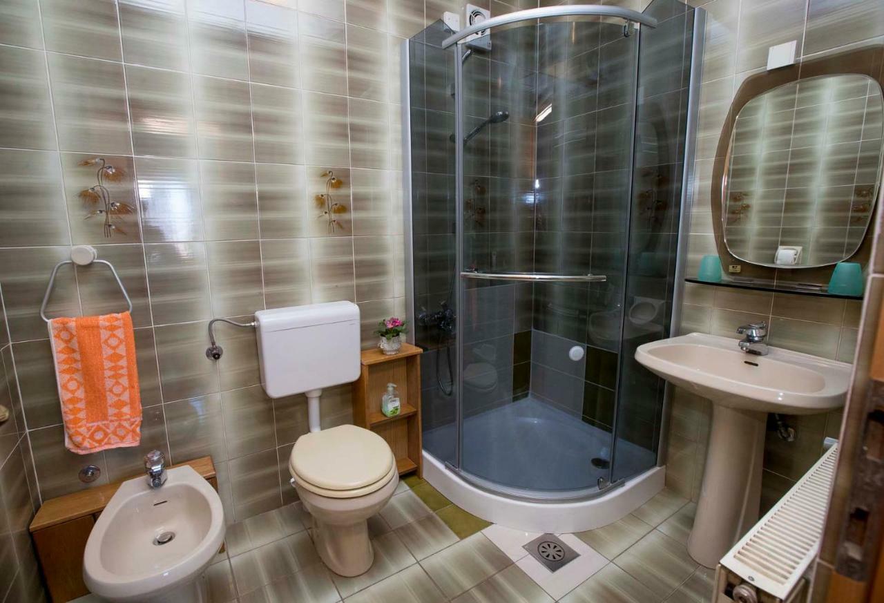 פוסטוינה Apartmaji Karbic מראה חיצוני תמונה