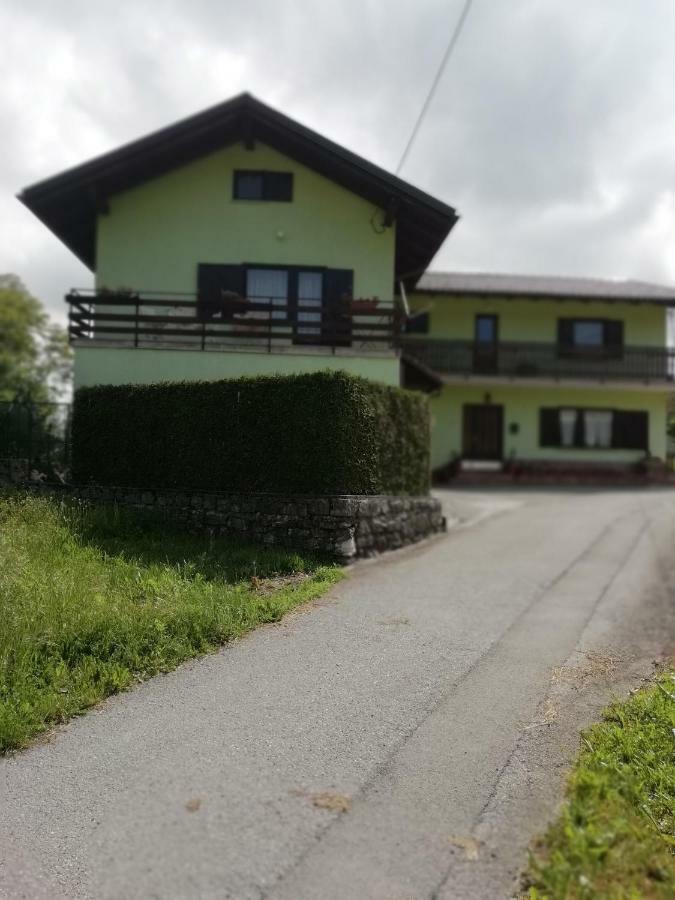 פוסטוינה Apartmaji Karbic מראה חיצוני תמונה